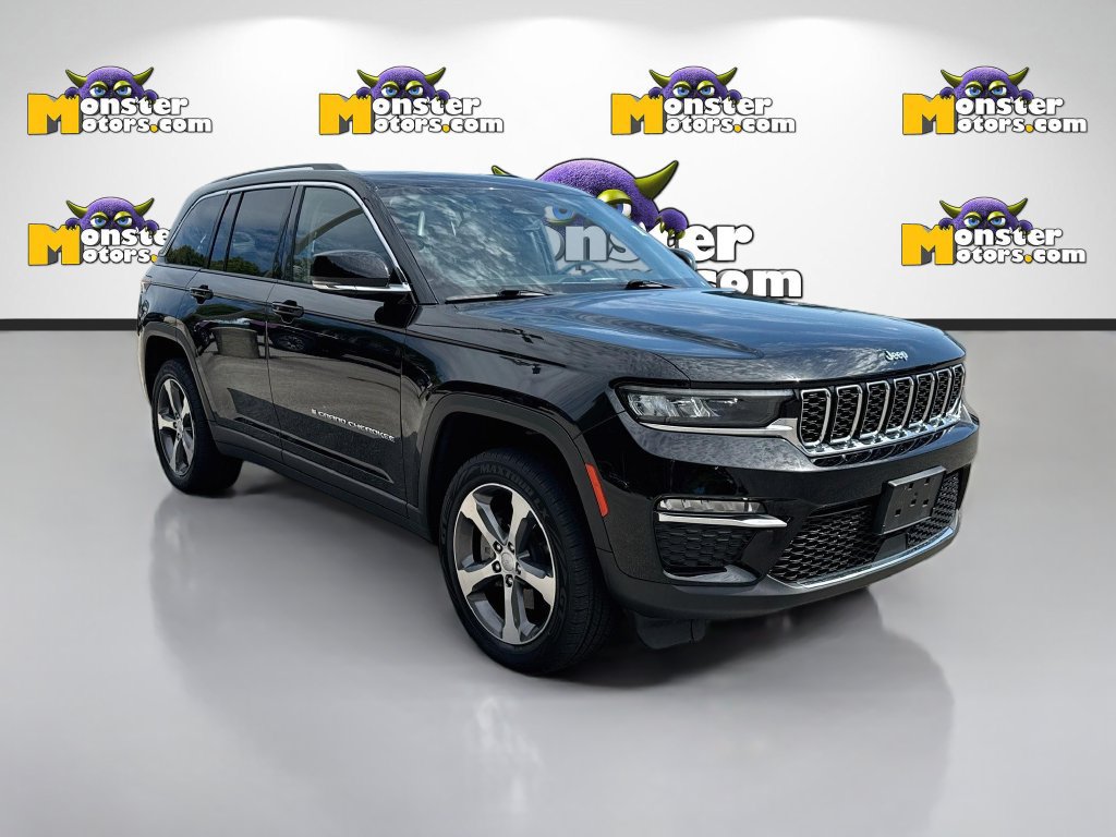 Used 2023 Jeep Grand Cherokee 4WD 4xe image 3