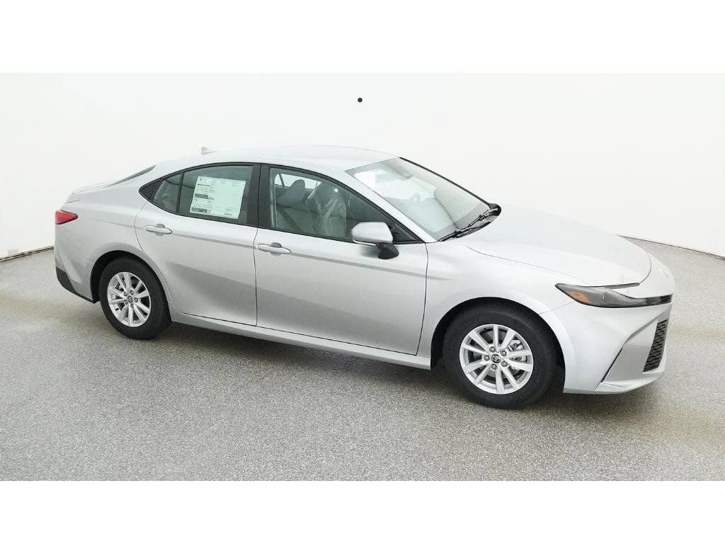 New 2026 Toyota Camry Hybrid FWD image 16