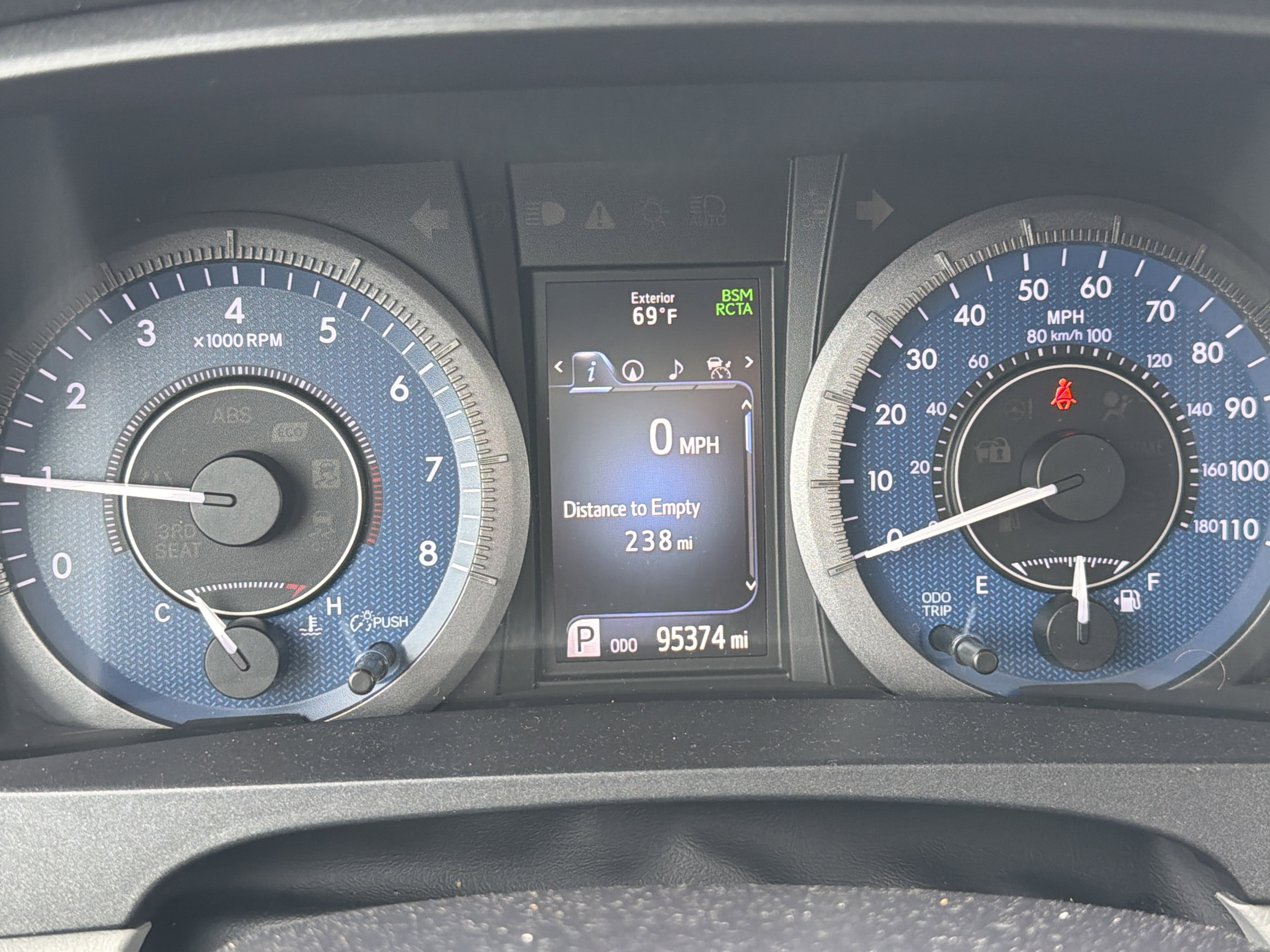Used 2020 Toyota Sienna XLE w/ XLE Navigation Package FWD image 21
