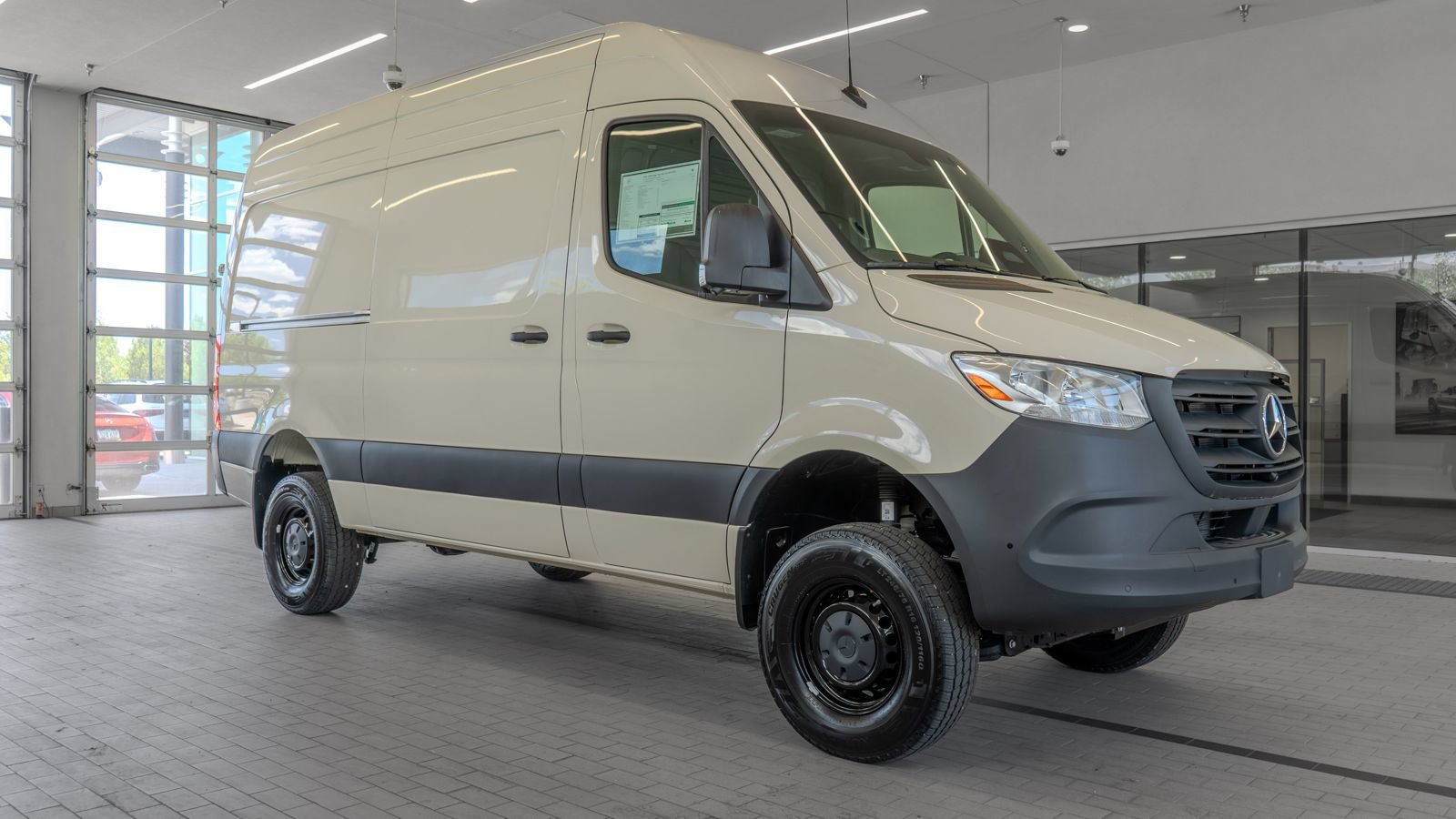Used 2025 Mercedes-Benz Sprinter 2500 image 11