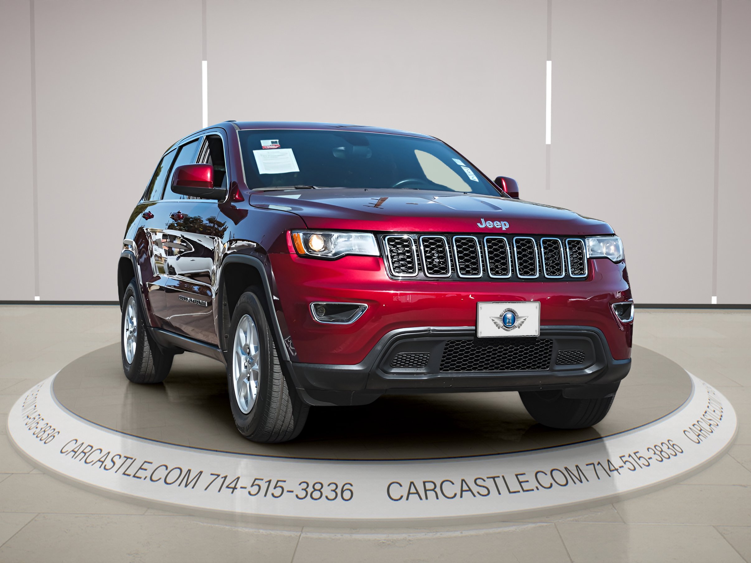 Used 2017 Jeep Grand Cherokee Laredo image 4