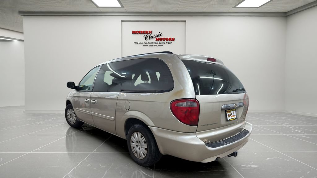 Used 2007 Chrysler Town & Country LX w/ Popular Equipment Group II FWD image 3