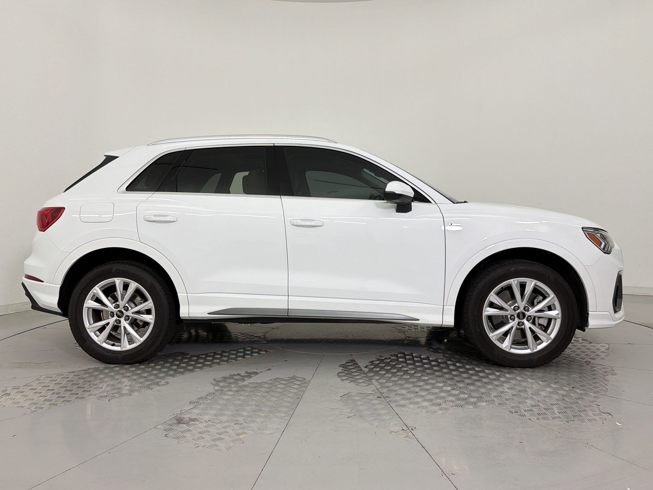 Certified 2025 Audi Q3 2.0T Premium w/ Convenience Package image 8