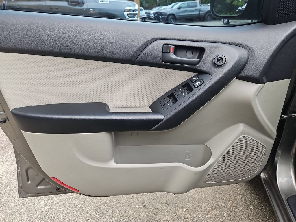 Used 2012 Kia Forte EX FWD image 11