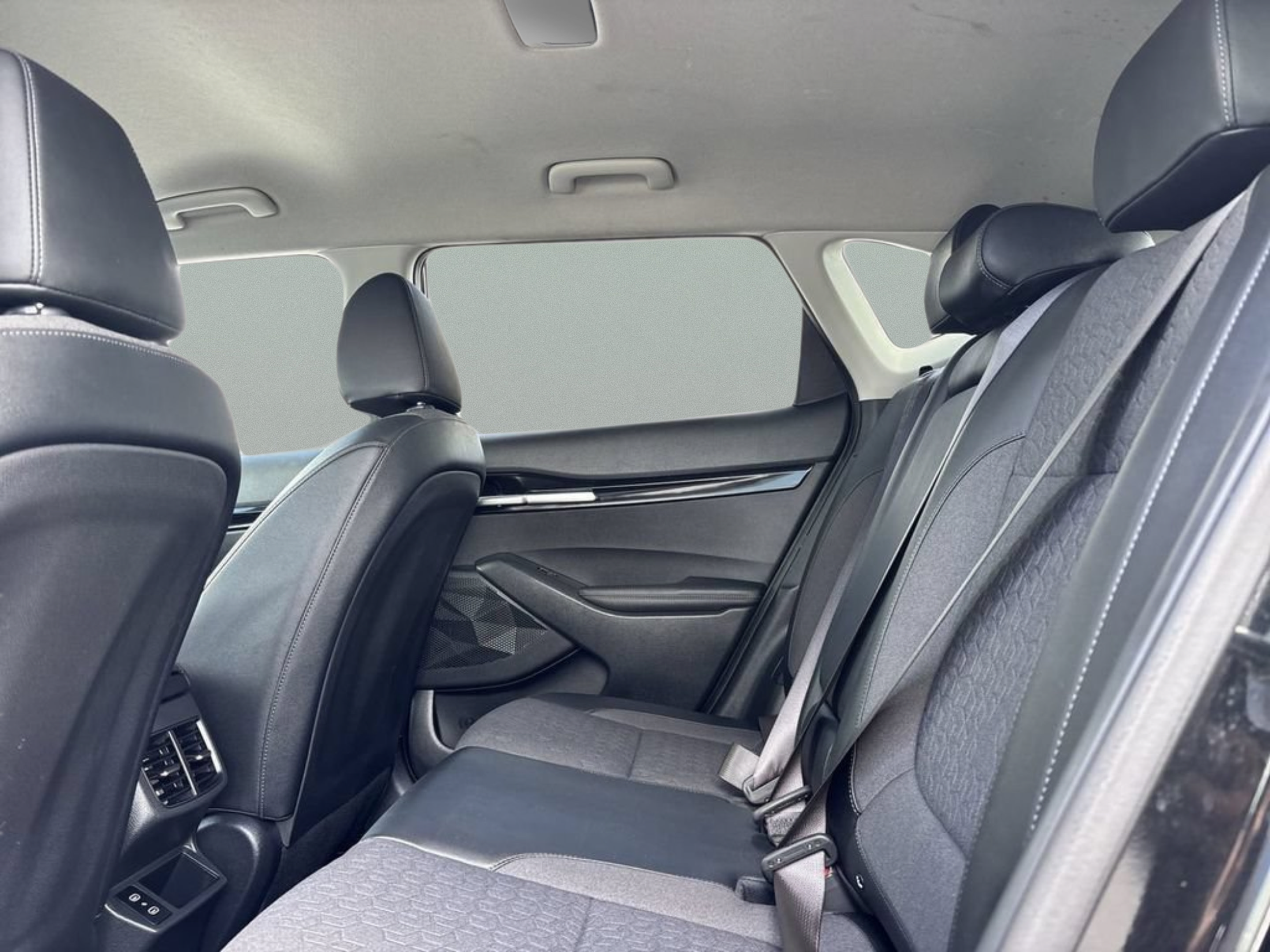 Used 2024 Kia Seltos X-Line AWD/4WD image 17
