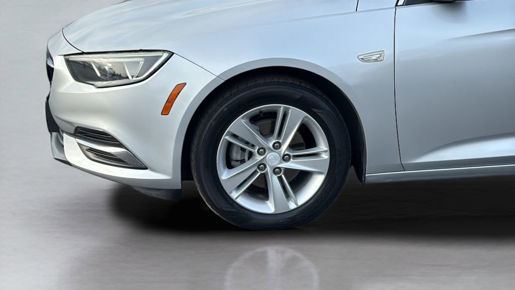 Used 2018 Buick Regal Preferred image 18