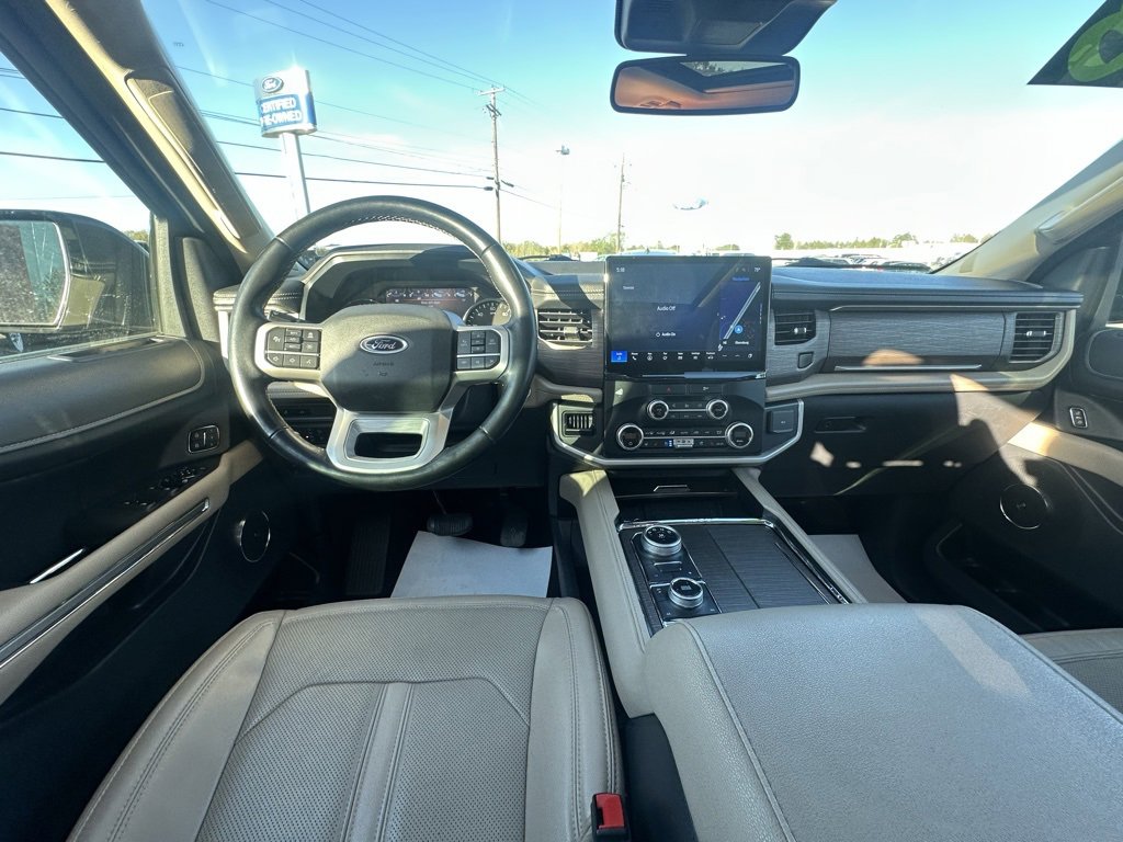 Used 2023 Ford Expedition Max Limited image 18
