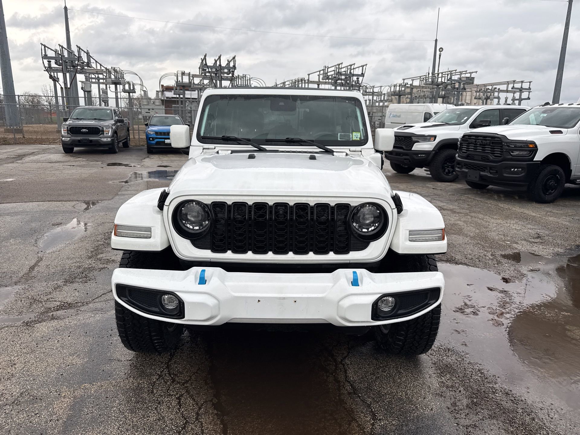 Used 2024 Jeep Wrangler High Altitude AWD/4WD image 2