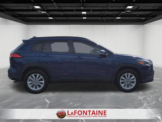 Used 2022 Toyota Corolla Cross LE AWD/4WD image 6