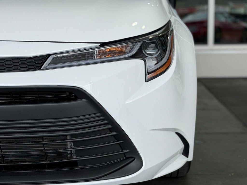 Used 2026 Toyota Corolla LE FWD image 6