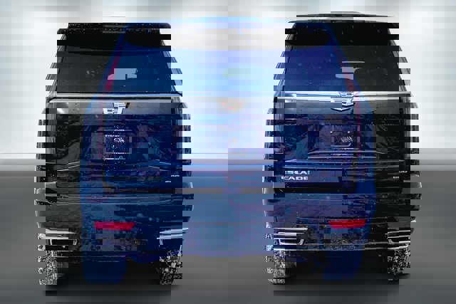 Used 2023 Cadillac Escalade Premium Luxury w/ Performance Package image 3