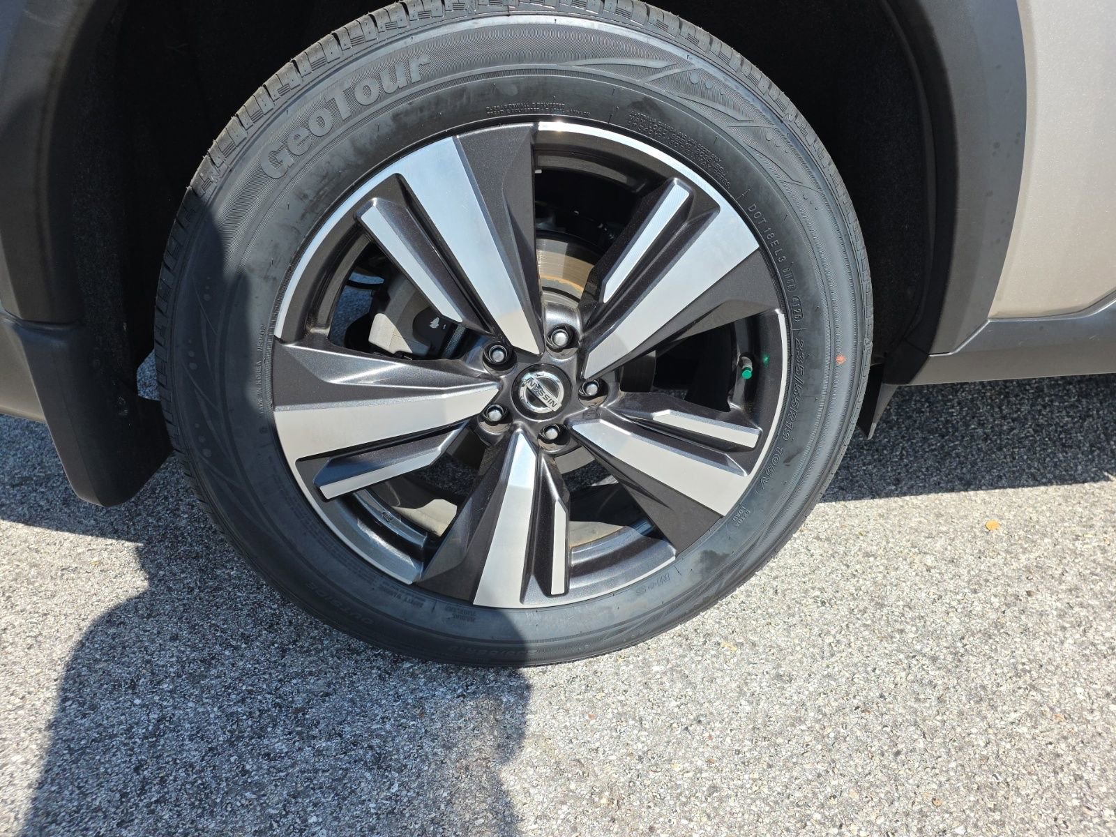Used 2021 Nissan Rogue SL w/ Premium Package image 13