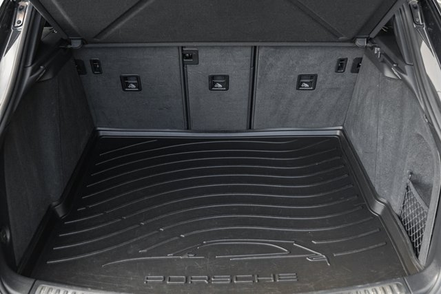Used 2023 Porsche Macan Turbo image 26