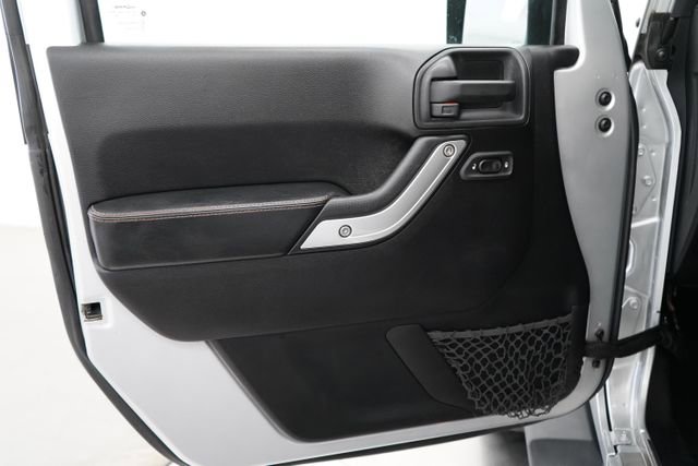 Used 2011 Jeep Wrangler Sahara w/ Dual Top Group image 9