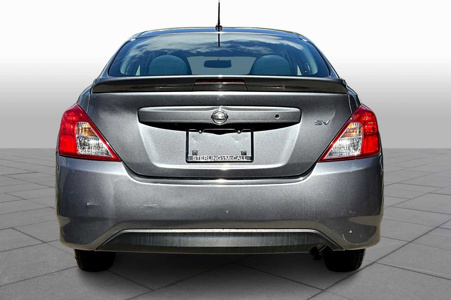 Used 2019 Nissan Versa SV image 4