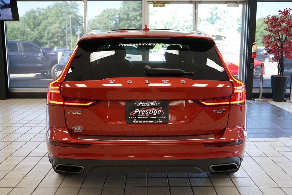 Used 2022 Volvo V60 T5 Cross Country AWD/4WD image 16