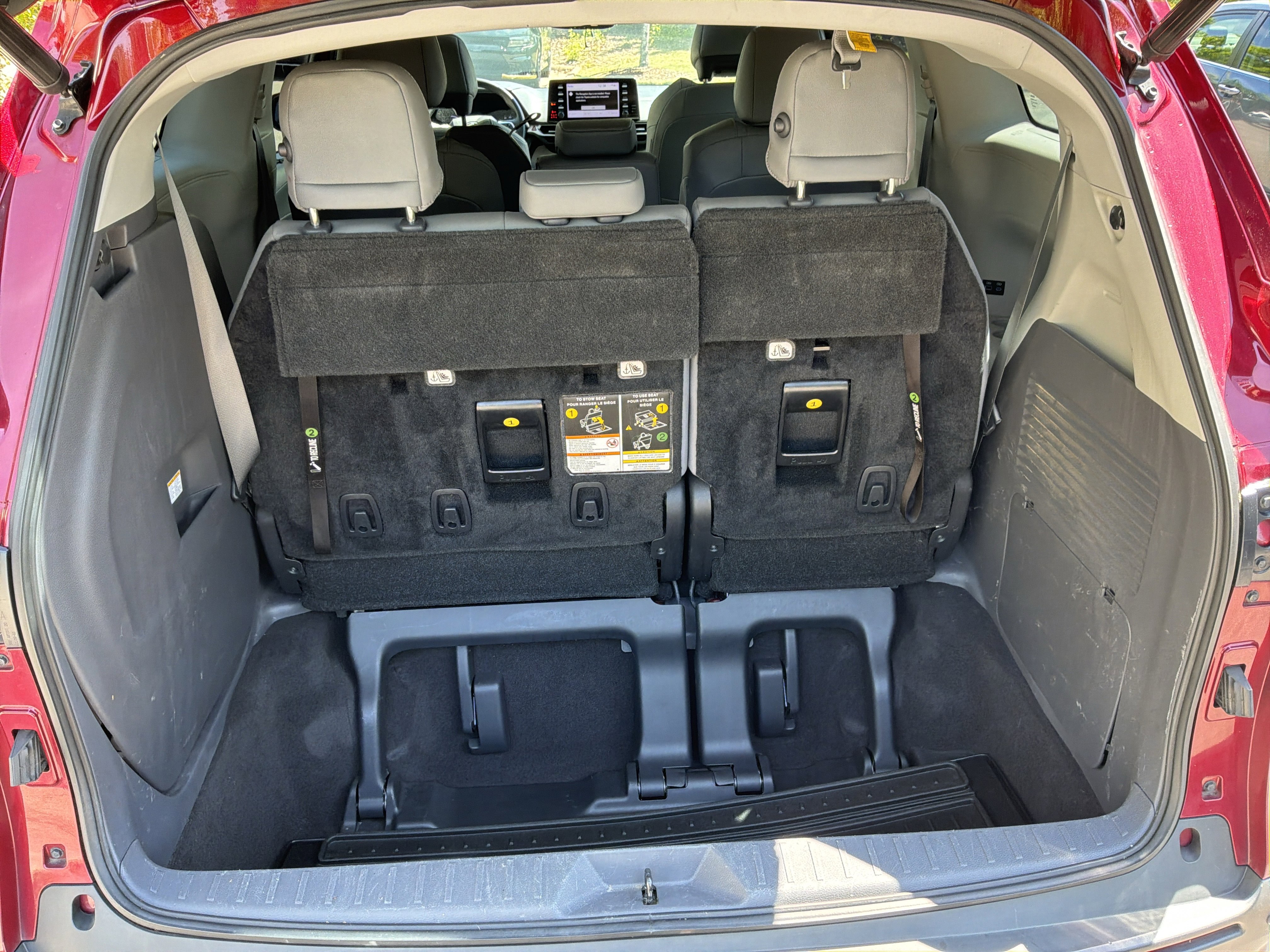 Used 2021 Toyota Sienna XLE image 33