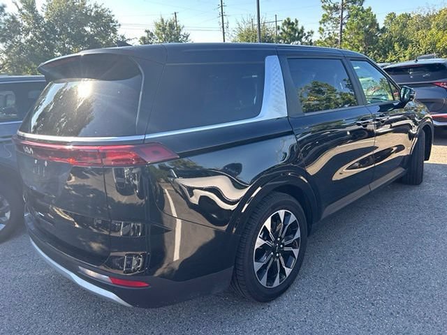 Certified 2024 Kia Carnival EX FWD image 3