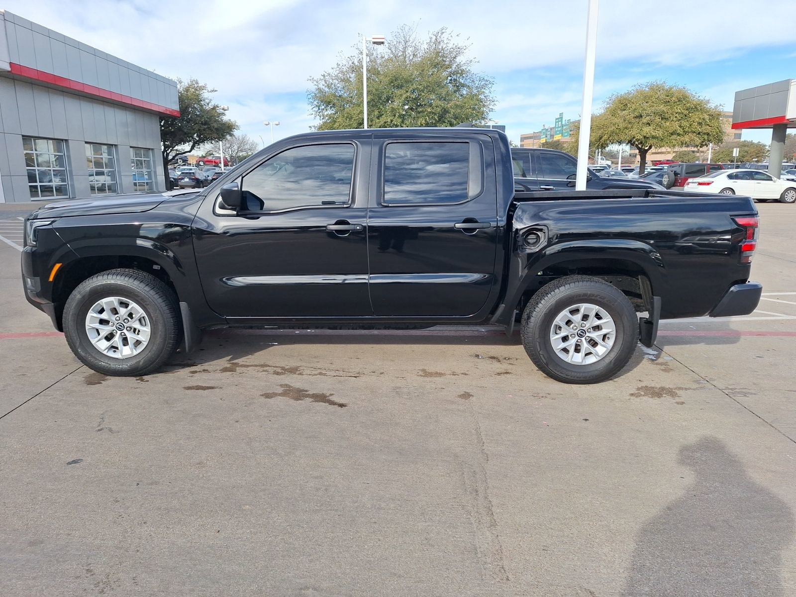 Used 2025 Nissan Frontier S image 3