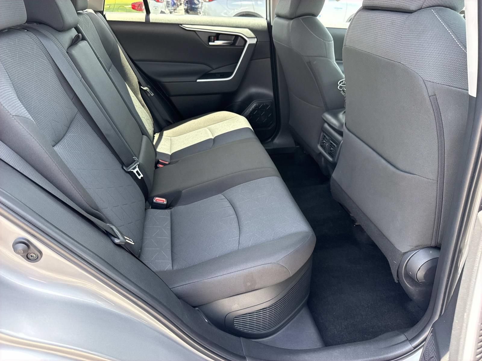 Used 2025 Toyota RAV4 XLE AWD/4WD image 26