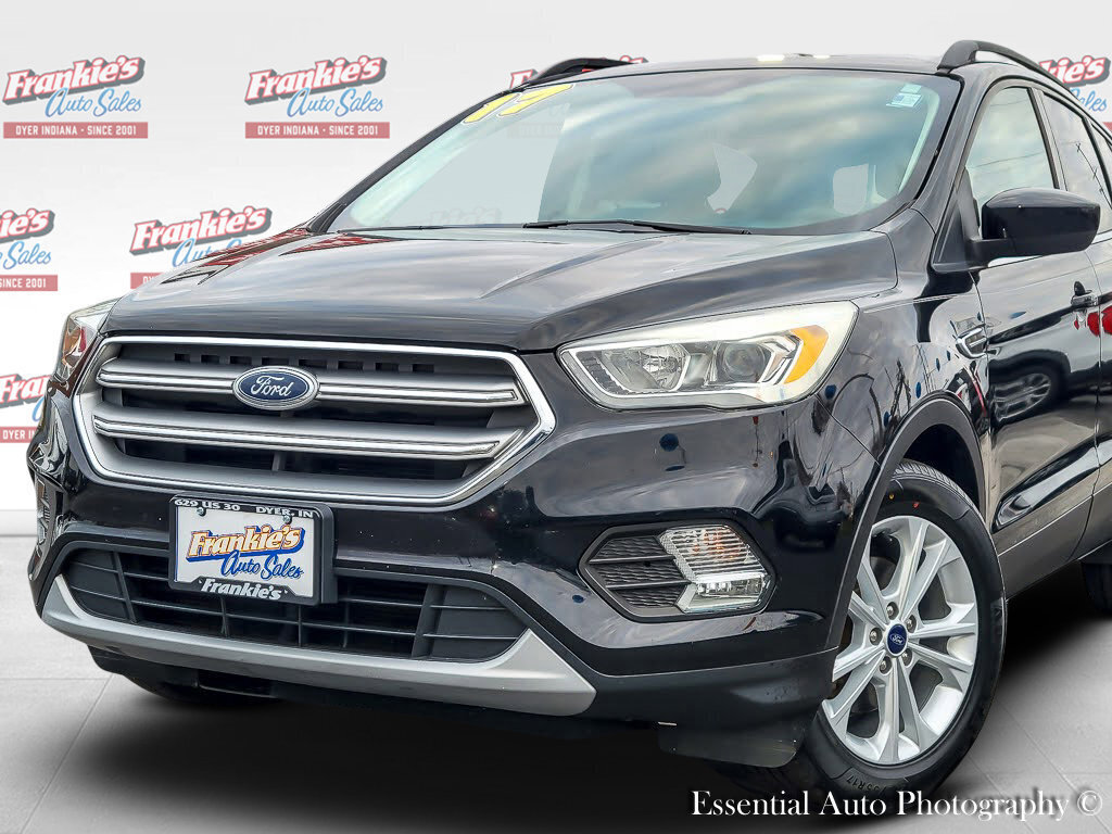 Used 2017 Ford Escape SE w/ Equipment Group 201A image 2
