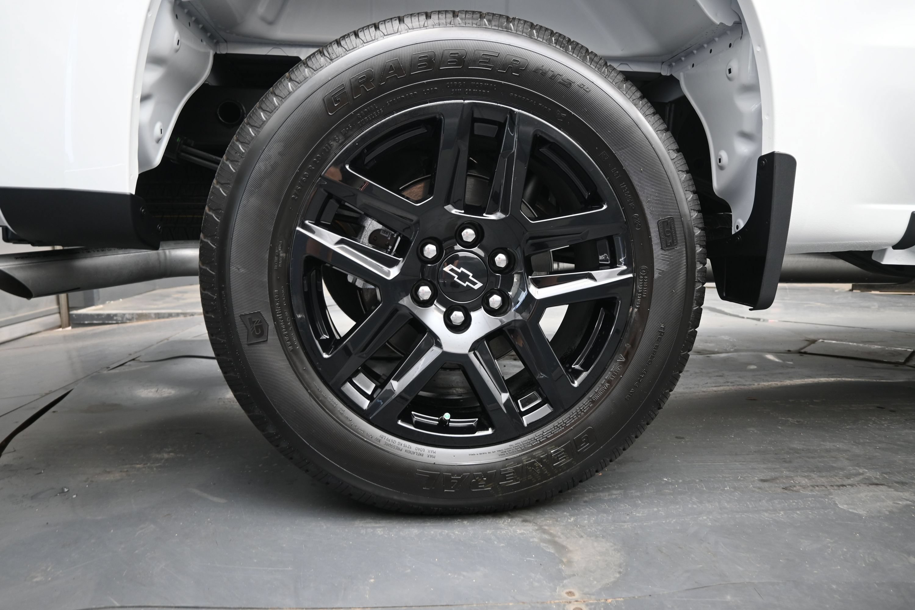 Used 2026 Chevrolet Silverado 1500 Custom AWD/4WD image 11