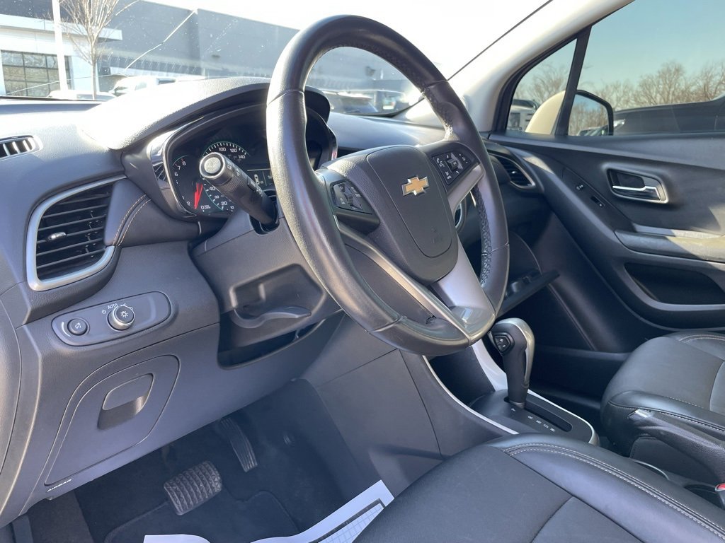 Used 2022 Chevrolet Trax LT w/ Sport Edition image 6