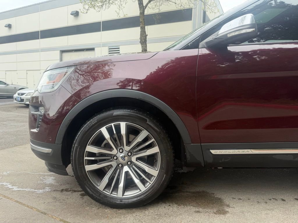 Used 2018 Ford Explorer Platinum AWD/4WD image 8