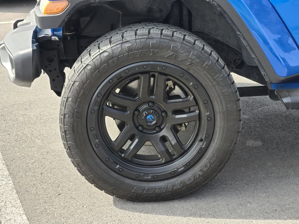 Used 2021 Jeep Gladiator Sport image 9