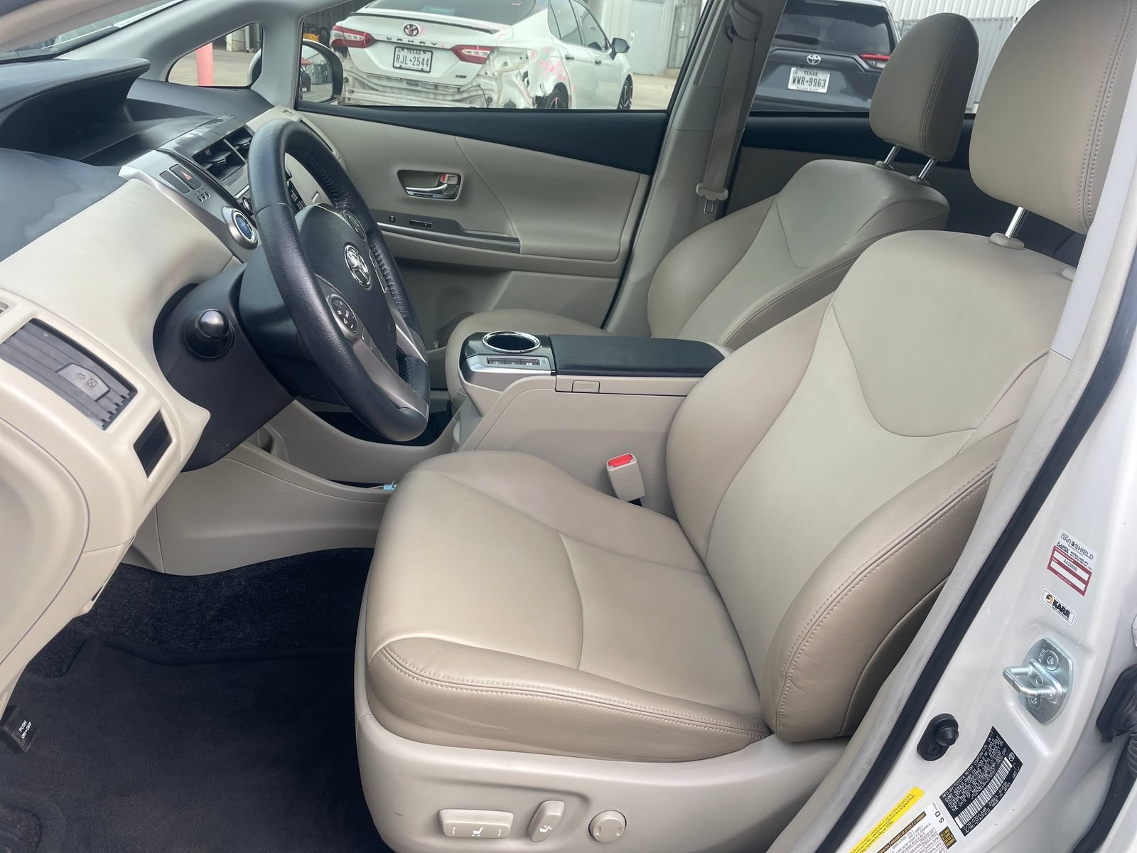 Used 2017 Toyota Prius V Four FWD image 9