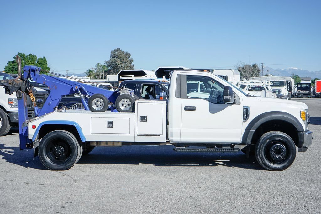 Used 2017 Ford F550 2WD Regular Cab Super Duty w/ Advanced Security Pack image 16