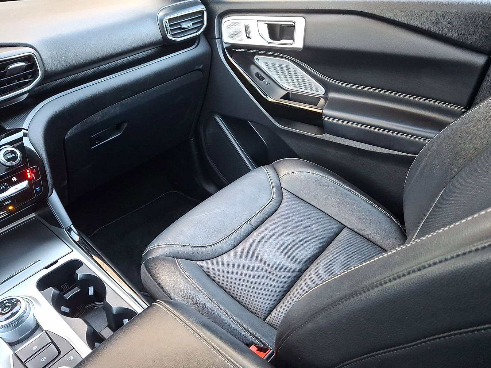 Used 2021 Ford Explorer ST w/ Equipment Group 401A image 11