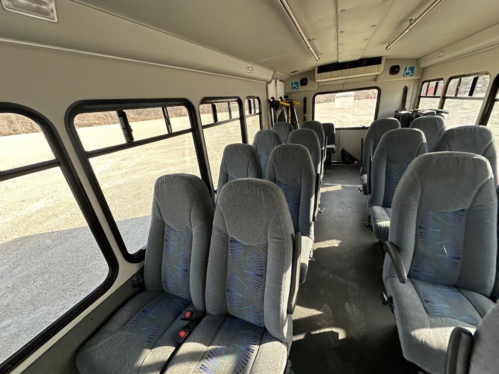 Used 2013 Ford E-450 and Econoline 450 Super Duty w/ Shuttle Bus Prep Pkg image 17