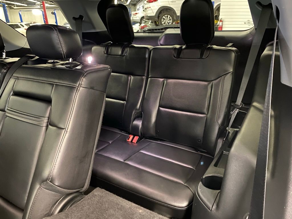 Used 2023 Ford Explorer XLT w/ Equipment Group 202A image 17