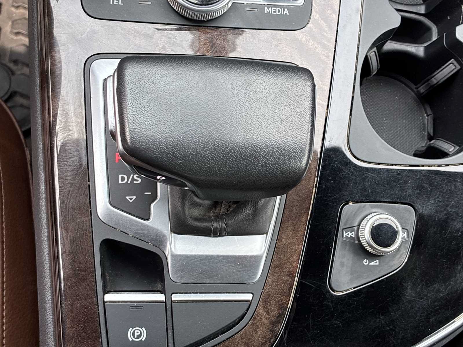 Used 2019 Audi Q7 3.0T Premium Plus w/ Premium Plus Package AWD/4WD image 21