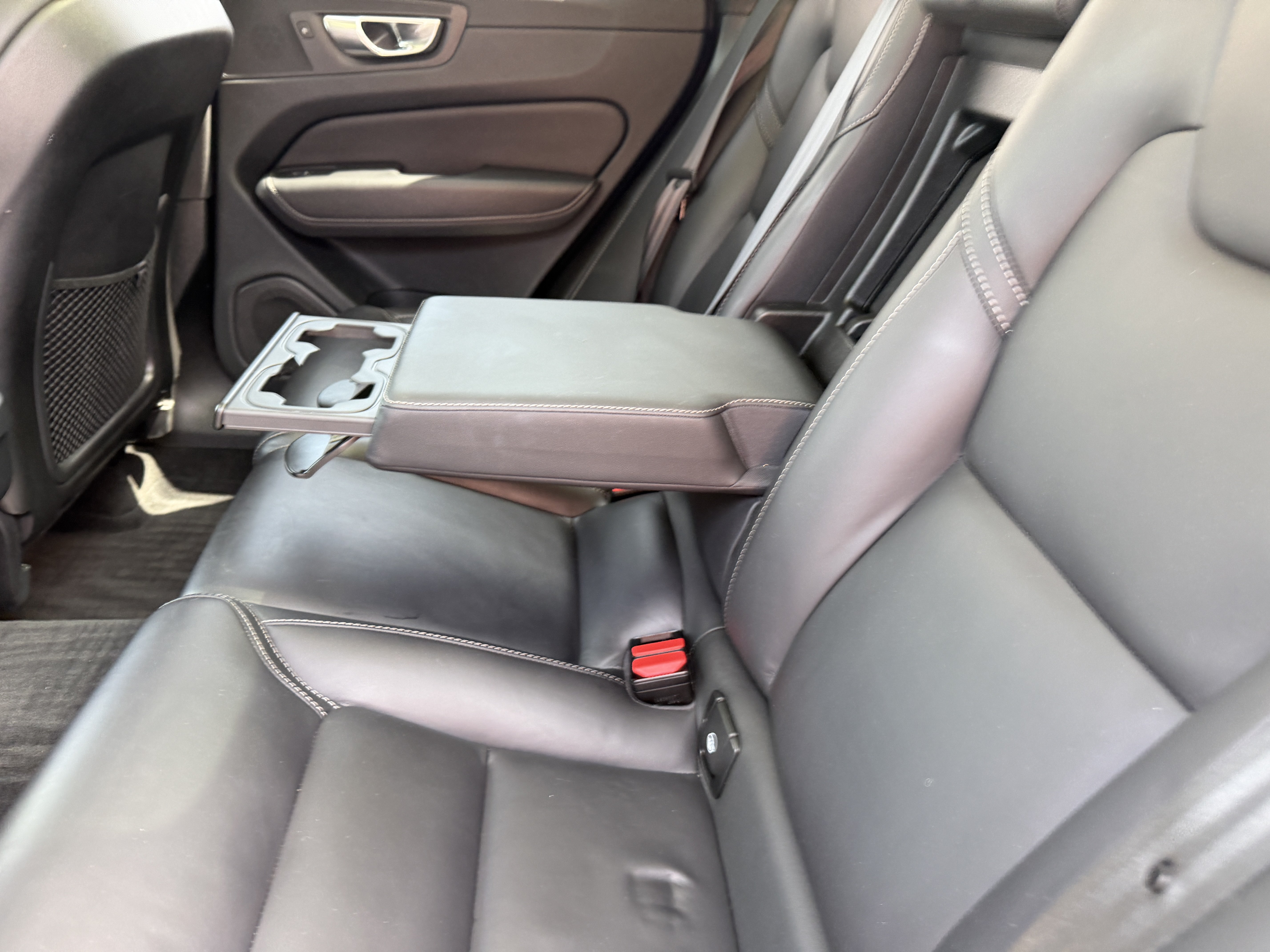 Certified 2023 Volvo XC60 B5 Ultimate w/ Climate Package FWD image 17