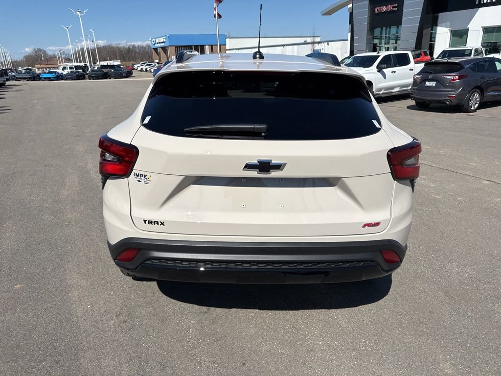 New 2026 Chevrolet Trax RS w/ Sunroof Package image 4
