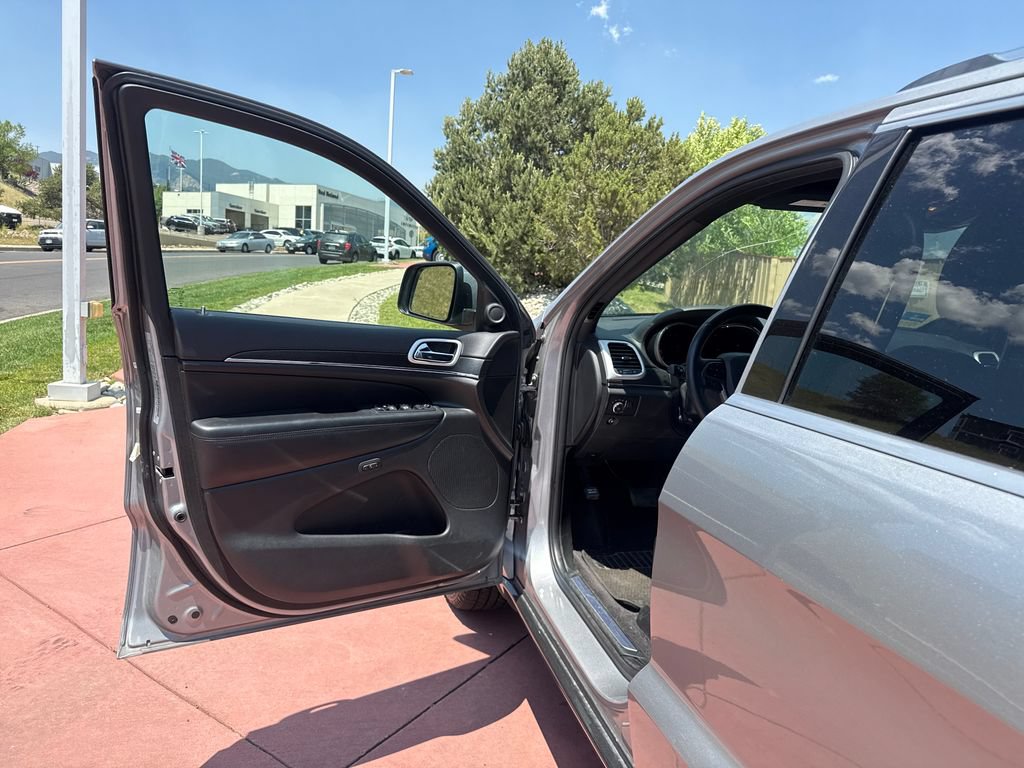 Used 2018 Jeep Grand Cherokee Limited AWD/4WD image 10