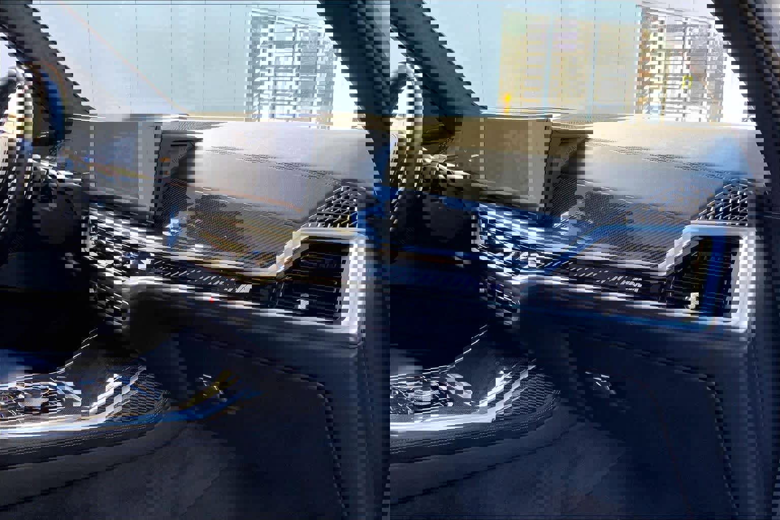 Used 2024 BMW X7 M60i w/ Executive Package image 18