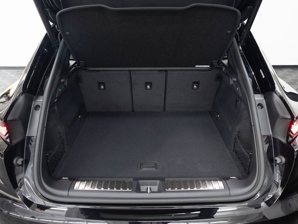 New 2025 Porsche Macan 4 Electric image 24