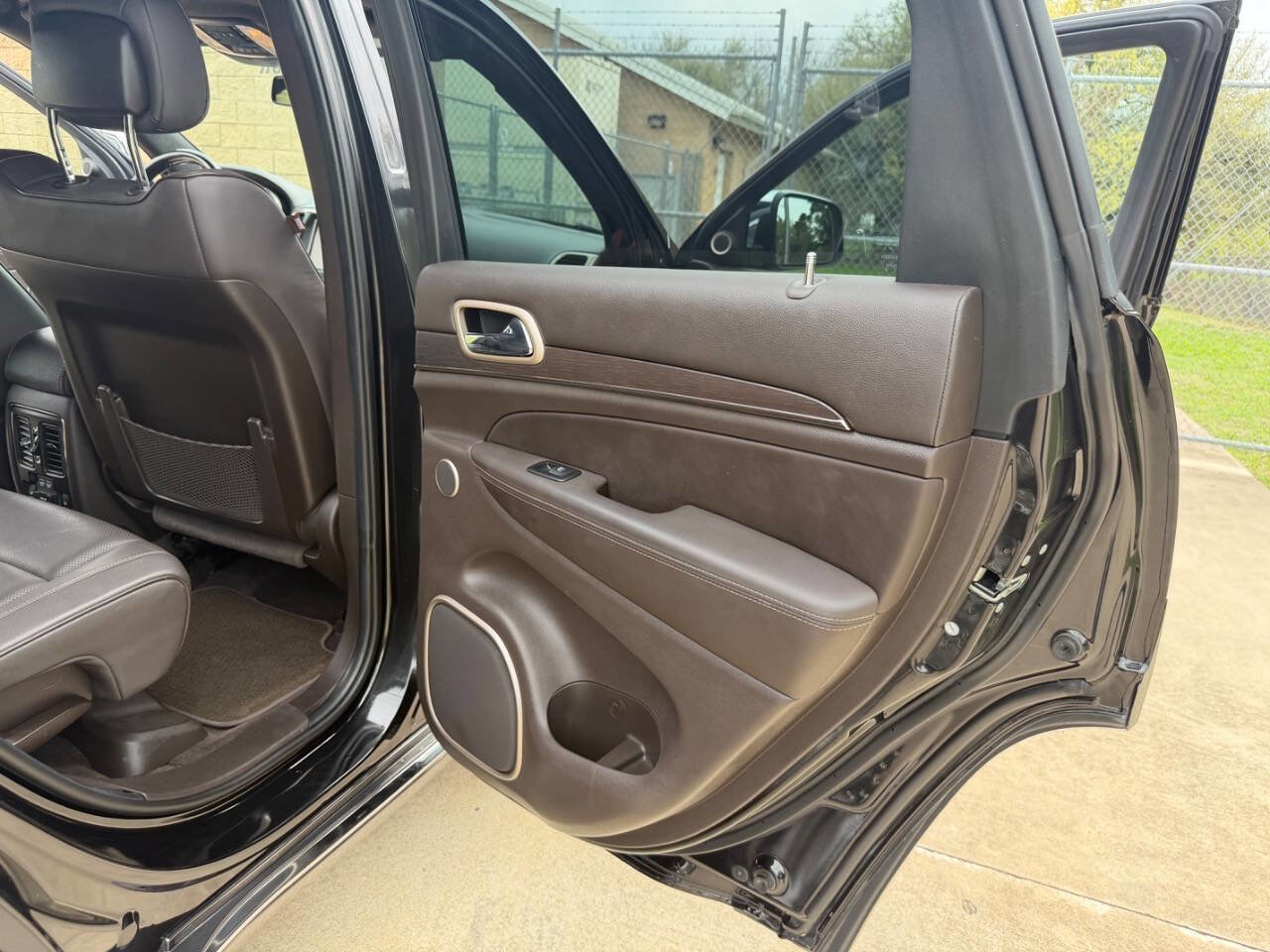 Used 2014 Jeep Grand Cherokee Summit AWD/4WD image 39