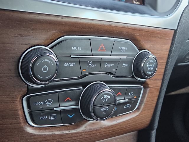 Used 2017 Chrysler 300 C Platinum w/ Safetytec Group II AWD/4WD image 14
