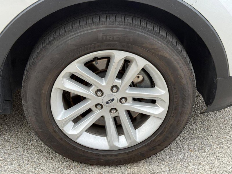 Used 2017 Ford Explorer XLT w/ Equipment Group 202A image 7