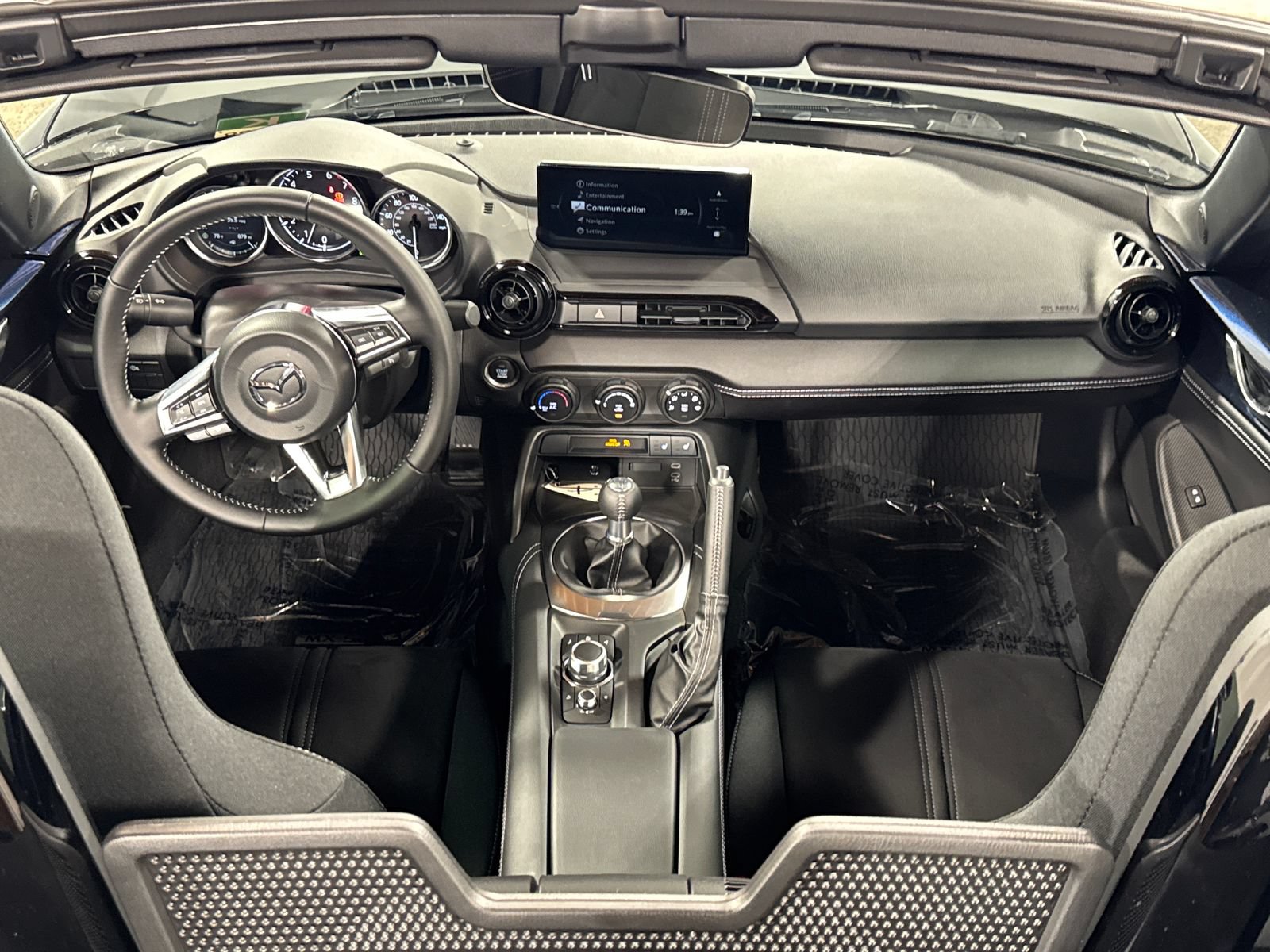 Used 2025 MAZDA MX-5 Miata Club w/ Weather Package RWD image 4