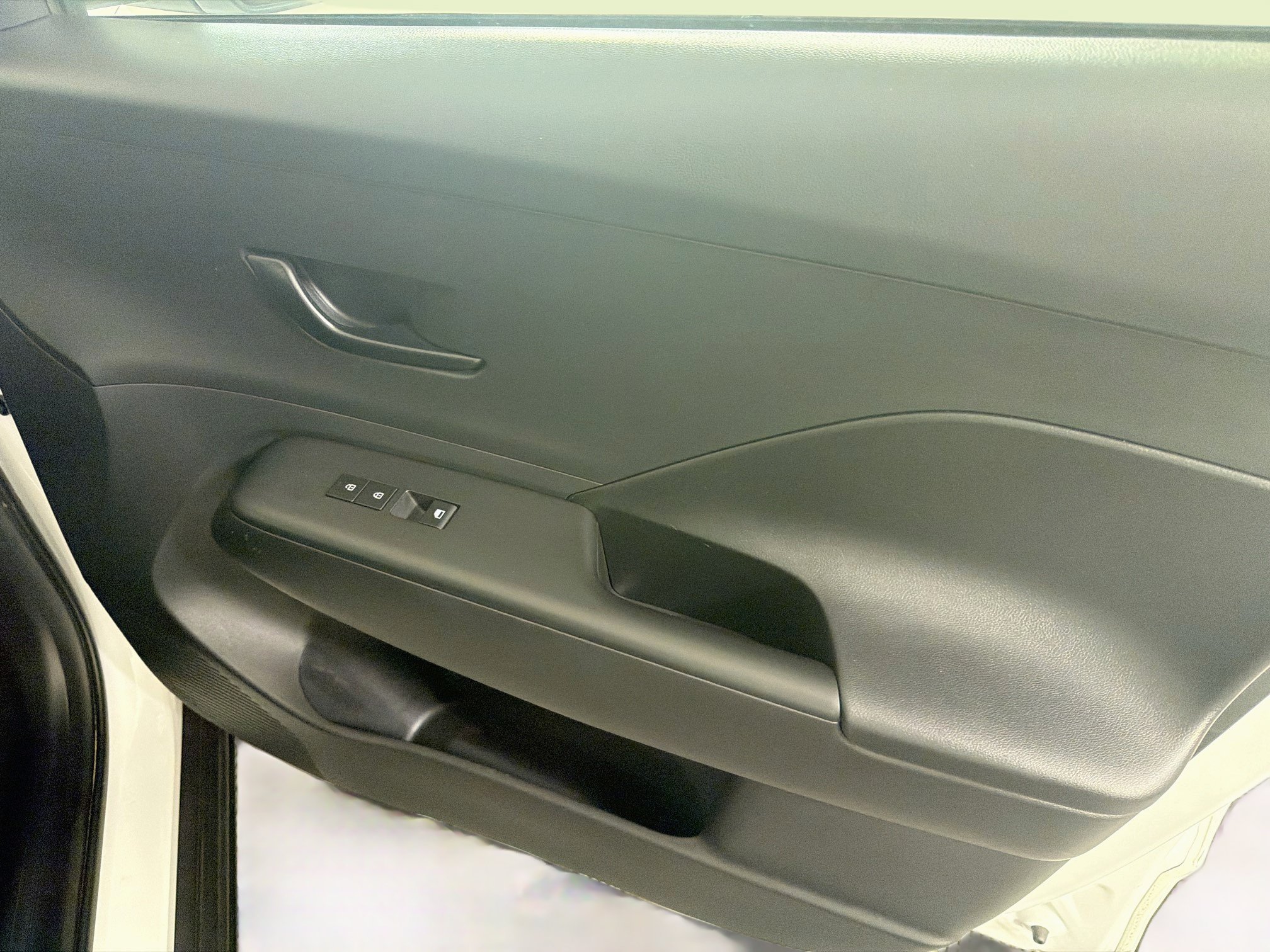 Used 2025 Hyundai Kona SEL FWD image 29