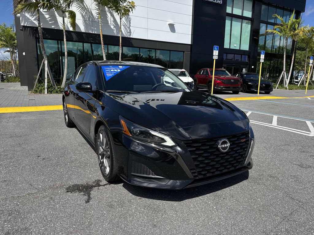 Used 2023 Nissan Altima 2.0 SR image 8