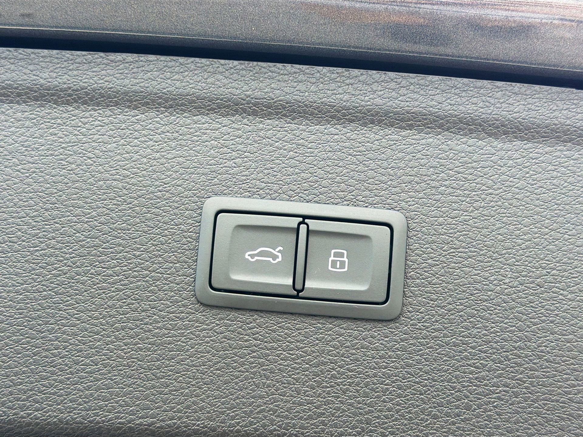 Used 2024 Audi Q5 e Premium Plus image 13