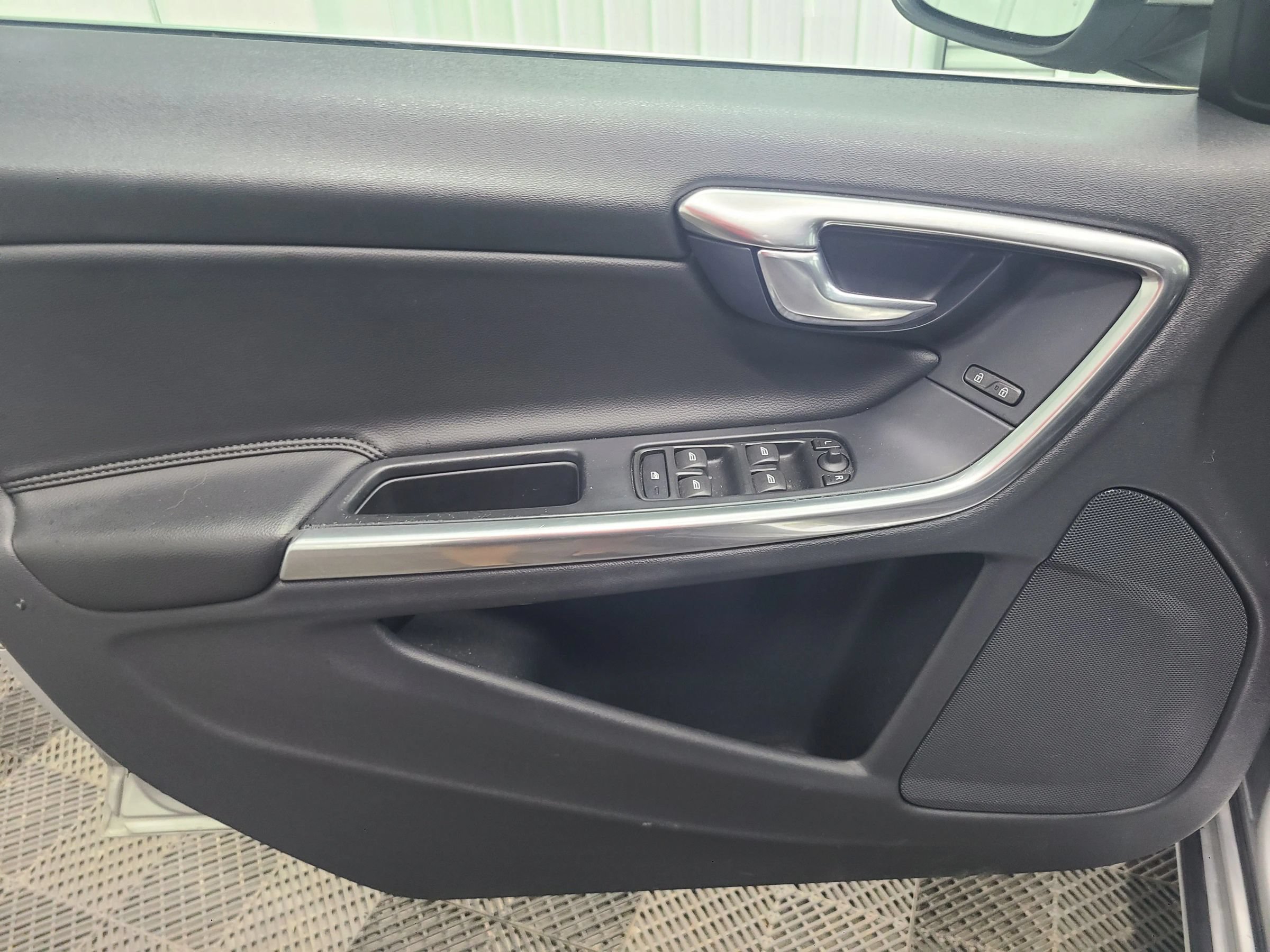 Used 2015 Volvo V60 T5 Premier AWD/4WD image 21
