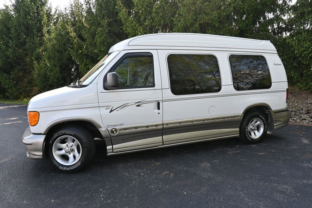 Used 2006 Ford E-150 and Econoline 150 RWD image 3