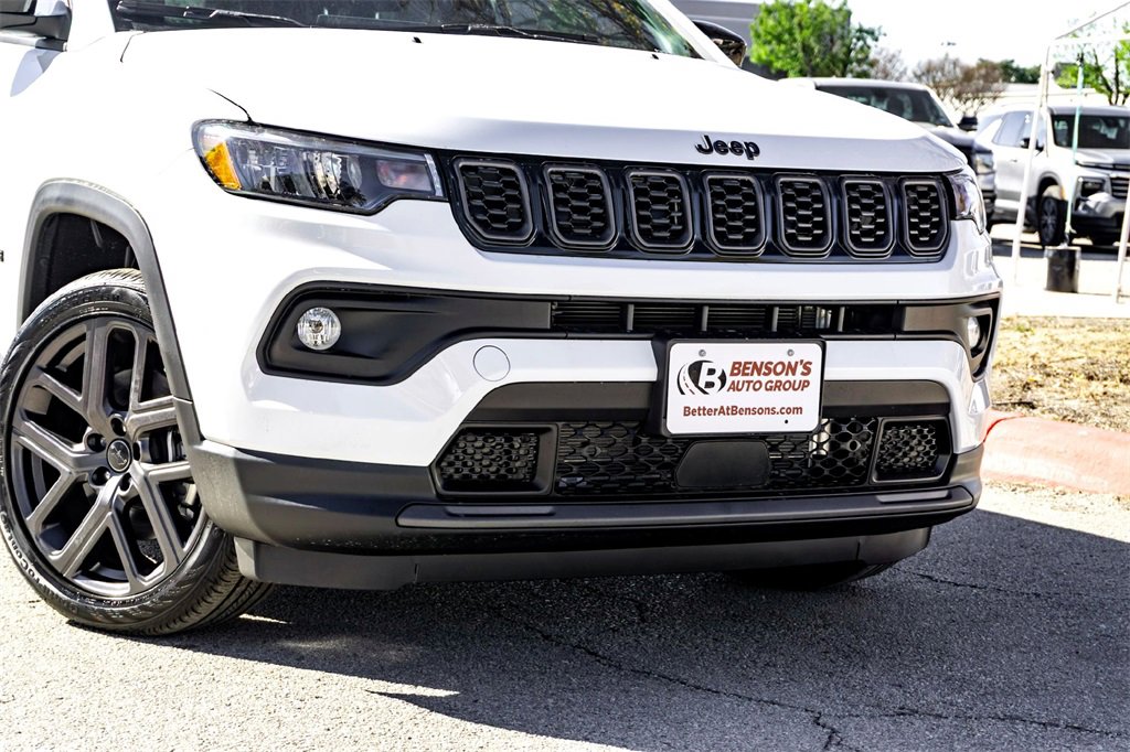 New 2026 Jeep Compass Latitude image 3